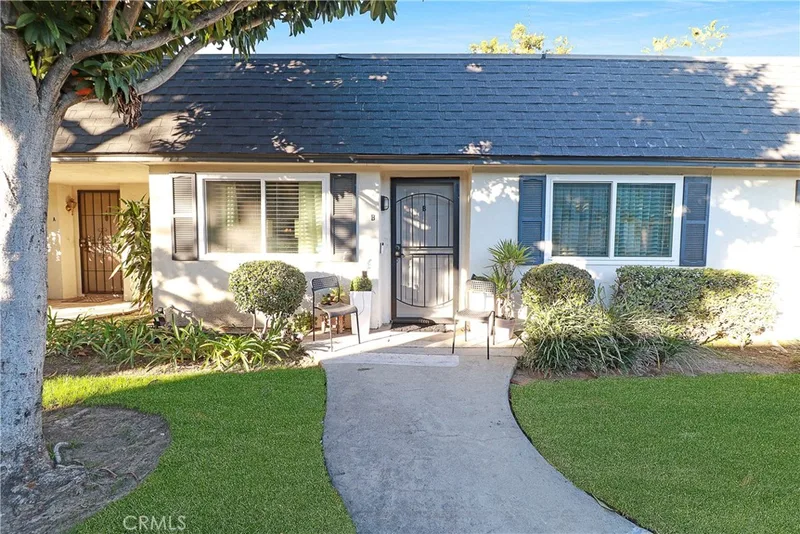 1318 Victoria B, Fullerton, CA 92831