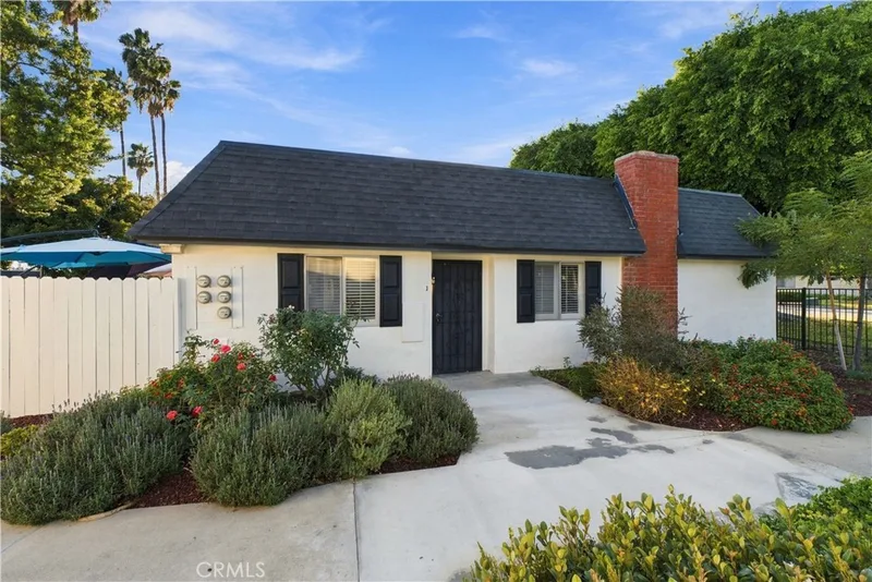 1340 Victoria J, Fullerton, CA 92831
