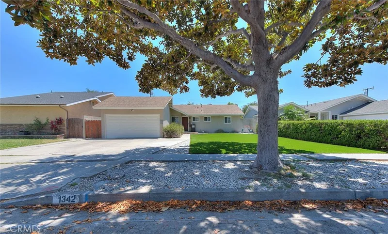 1342 W Southgate, Fullerton, CA 92833