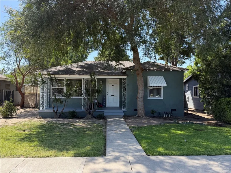 135 N Lincoln, Fullerton, CA 92831