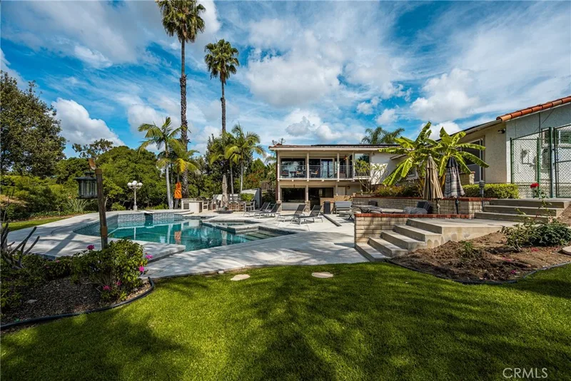 1360 Dana Pl, Fullerton, CA 92831