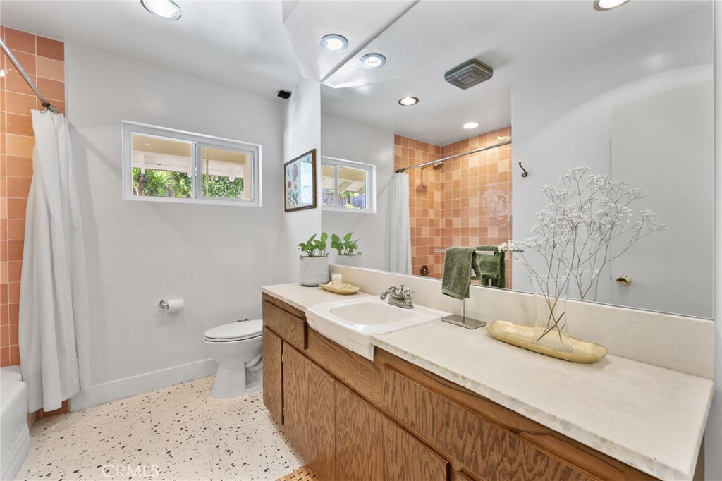Full Hall Bathroom - 1425 Longview, Fullerton CA 92831 - photo 19