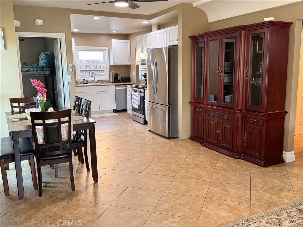 148 W Ash Avenue, Fullerton CA 92832 - photo 2
