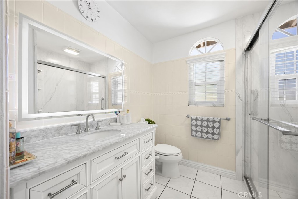 Hall Bath - 1500 S Locust, Fullerton CA 92833 - photo 9