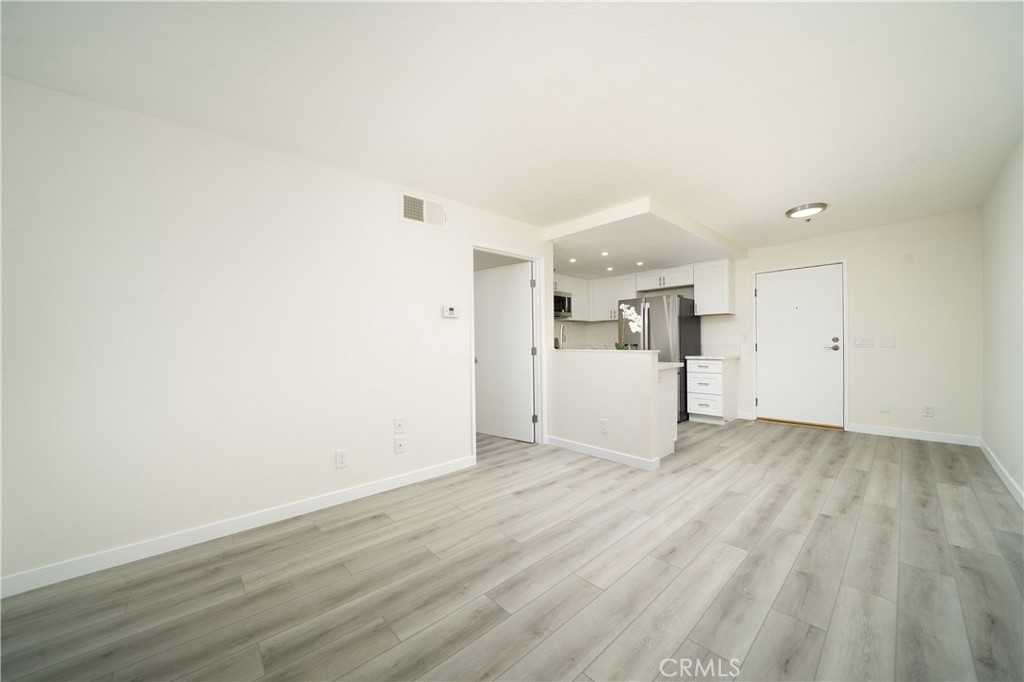 Living Room - 1501 N Brea Boulevard 212, Fullerton CA 92835 - photo 6