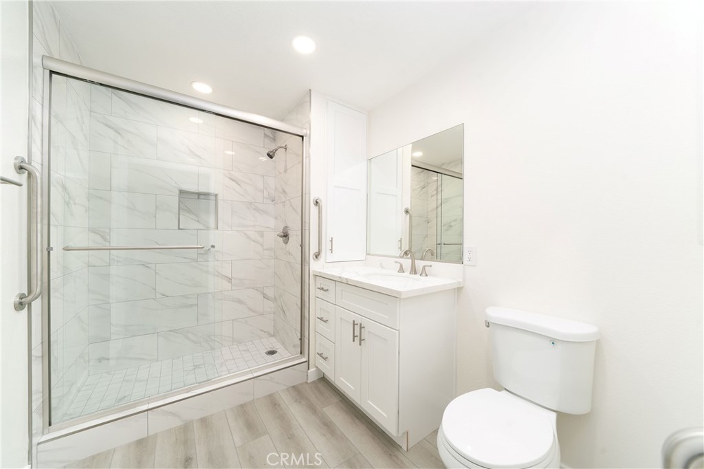Bathroom - 1501 N Brea Boulevard 212, Fullerton CA 92835 - photo 9