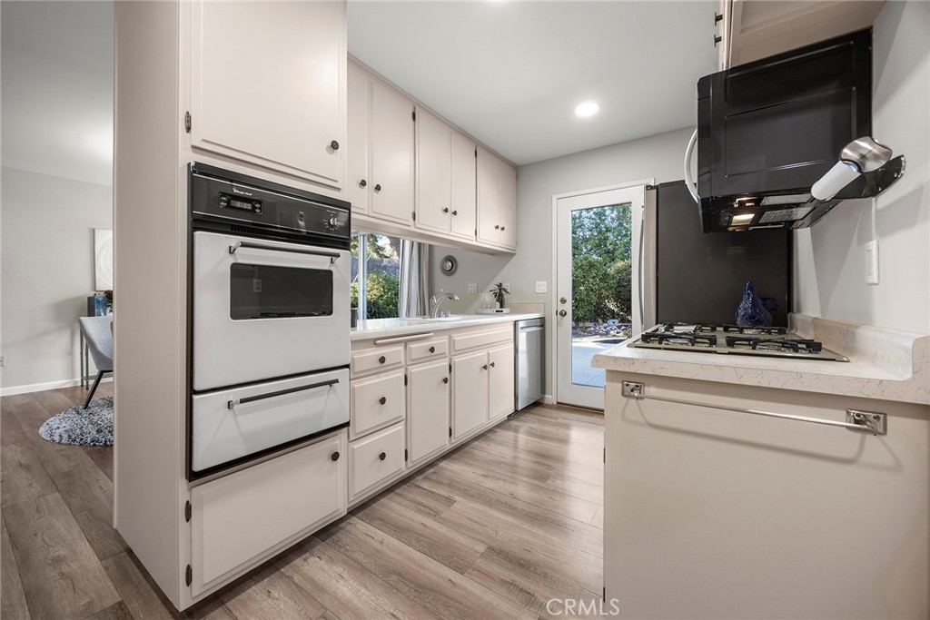 1525 Rolling Hills Drive, Fullerton CA 92835 - photo 10