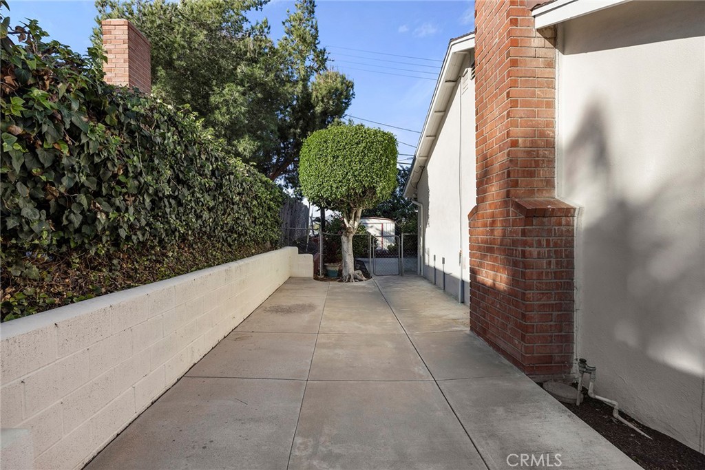 1525 Rolling Hills Drive, Fullerton CA 92835 - photo 31