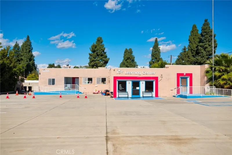 1555 W Commonwealth Avenue, Fullerton, CA 92833