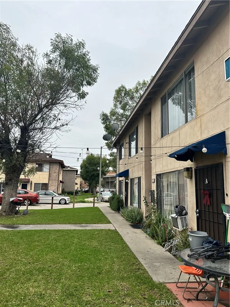 1600 Picadilly, Fullerton, CA 92833