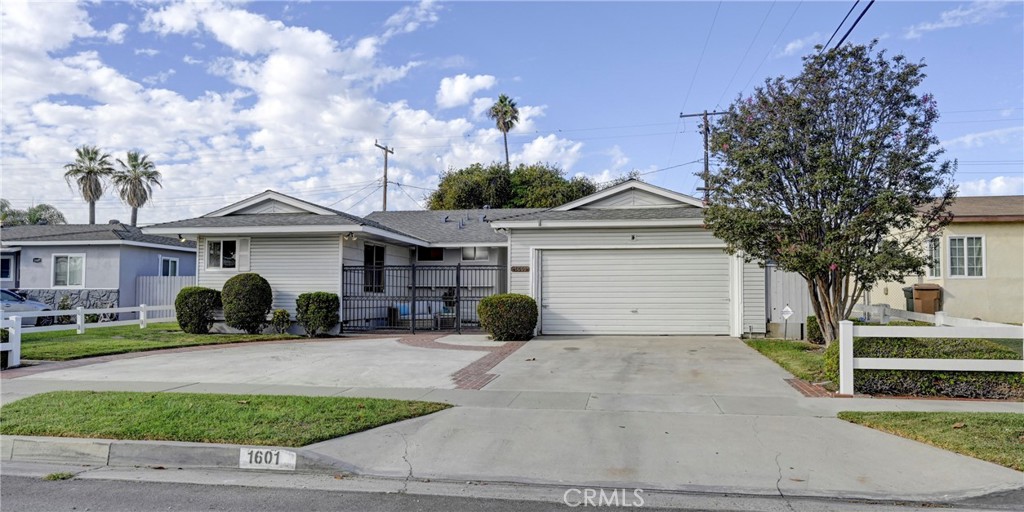 Welcome to 1601 W Baker Avenue in Fullerton. - 1601 W Baker Avenue, Fullerton CA 92833 - photo 1