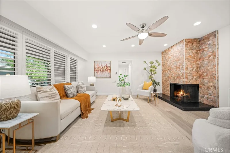 1611 S Pomona D13, Fullerton