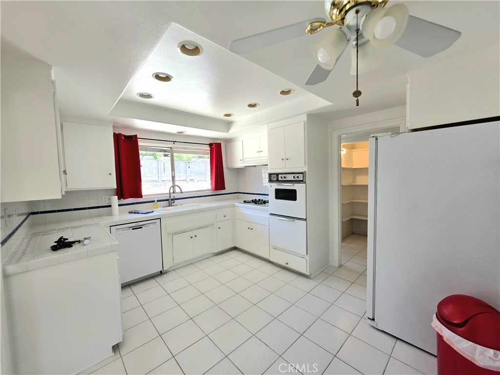 Kitchen - 1640 Canyon Drive, Fullerton CA 92833 - photo 8