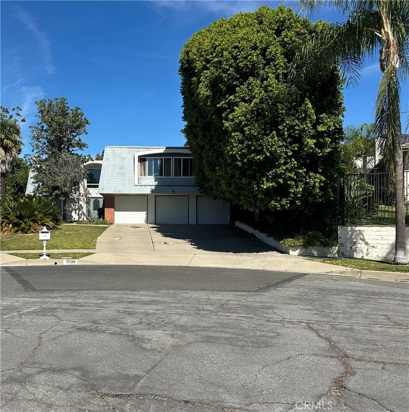 1709 Calavera, Fullerton