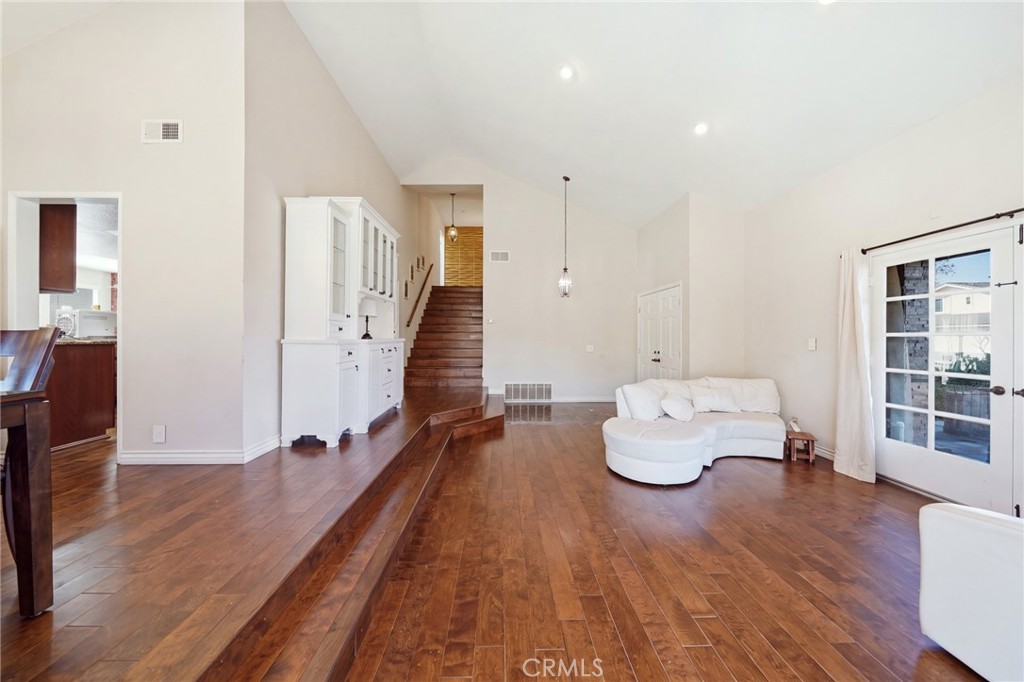 1718 Kingham Avenue, Fullerton CA 92833 - photo 5