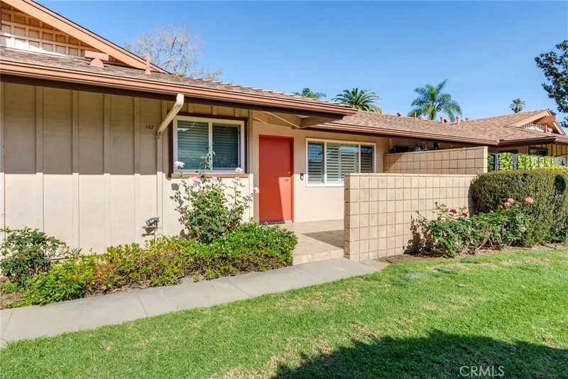 1736 E Commonwealth Avenue 102, Fullerton, CA 92831