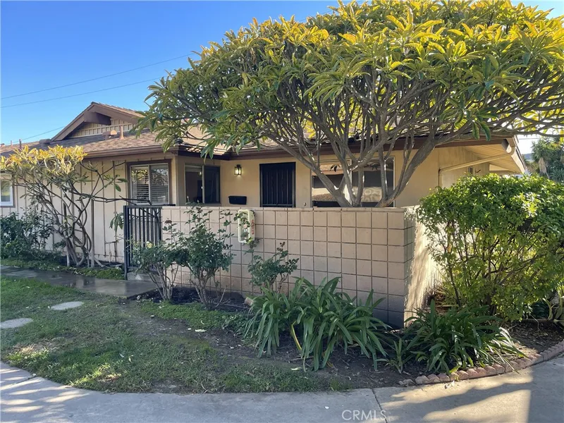 1768 E Commonwealth Avenue 104, Fullerton, CA 92831