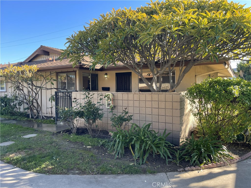 1768 E Commonwealth Avenue 104, Fullerton CA 92831 - photo 1