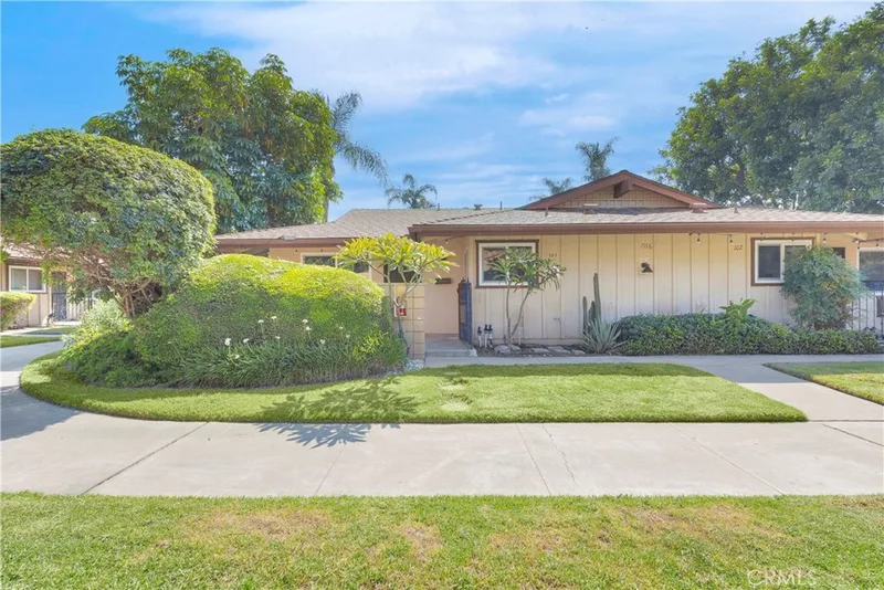 1776 E Commonwealth Avenue 101, Fullerton, CA 92831