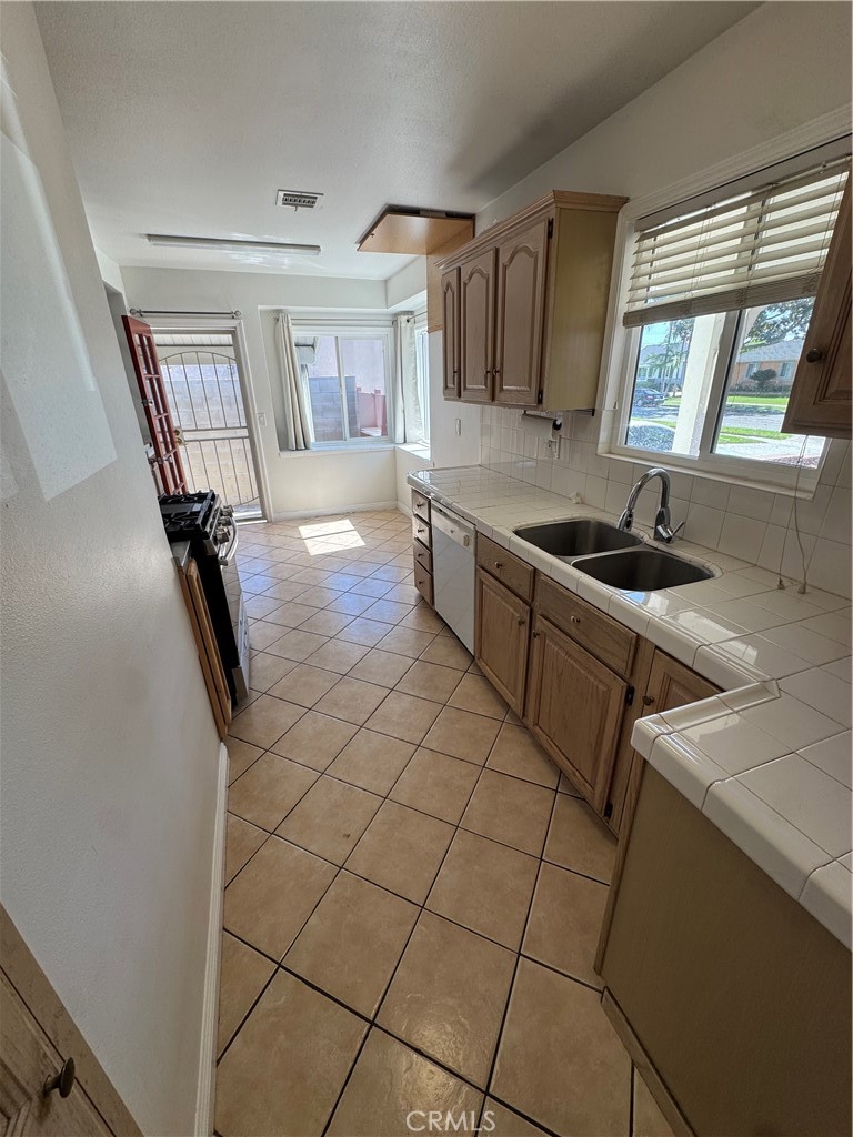 1831 W Flower Ave, Fullerton CA 92833 - photo 9