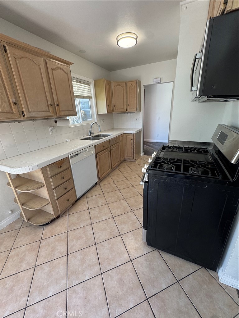 1831 W Flower Ave, Fullerton CA 92833 - photo 10