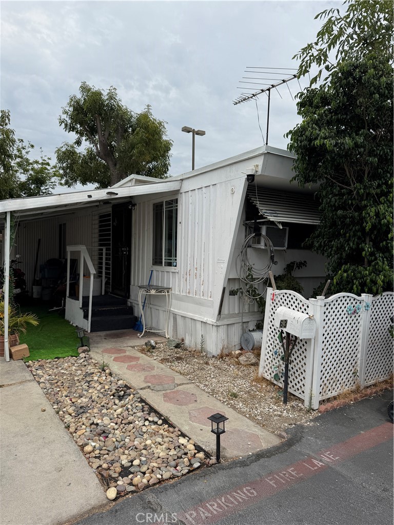1850 W Orangethorpe 63, Fullerton CA 92833 - photo 3
