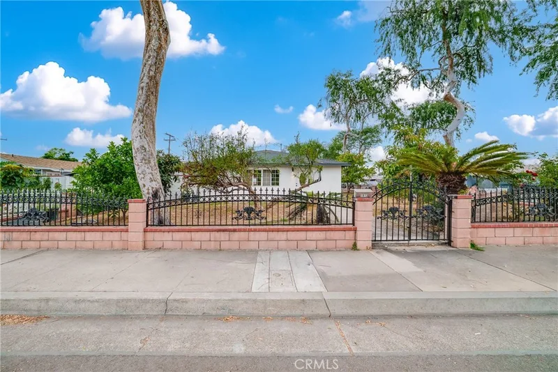 1913 W Valencia, Fullerton, CA 92833