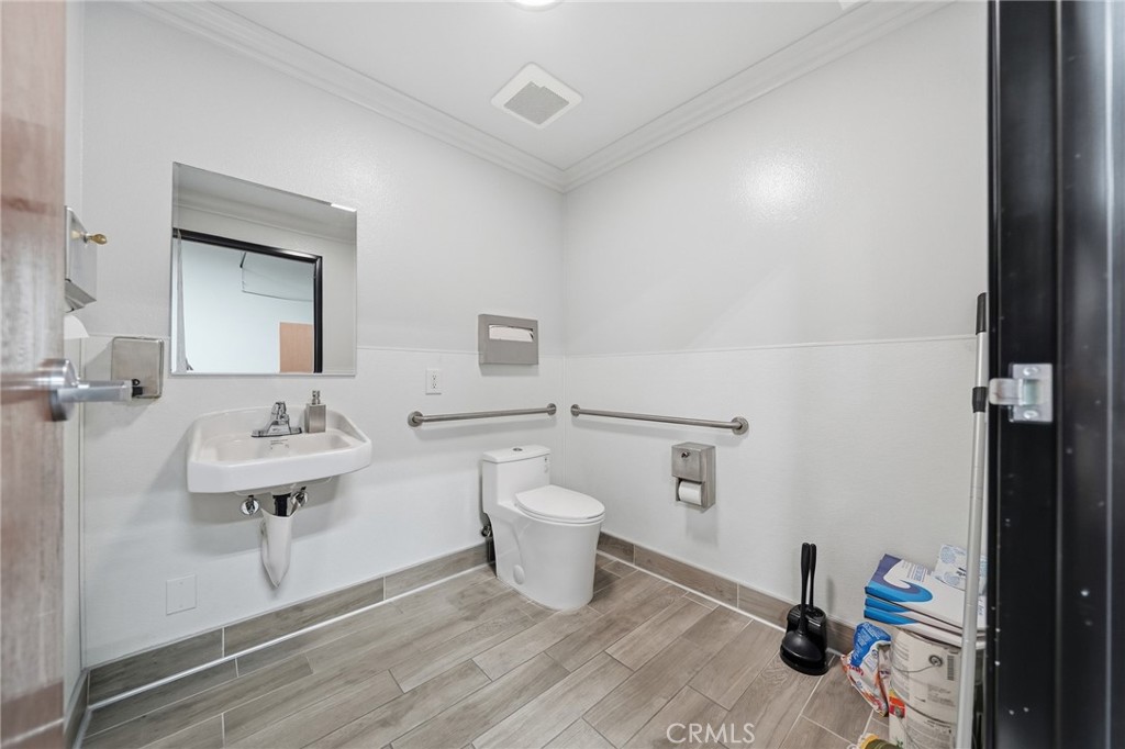 2005 Raymer Avenue C, Fullerton CA 92833 - photo 8
