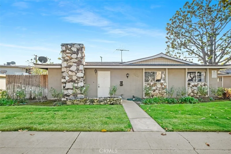 2030 E Wilshire Avenue, Fullerton, CA 92831