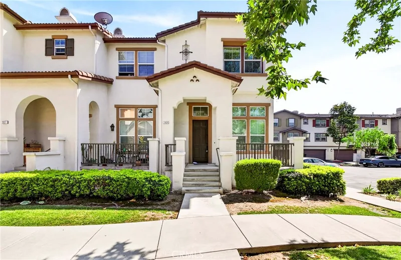 2031 Arnold Way, Fullerton, CA 92833