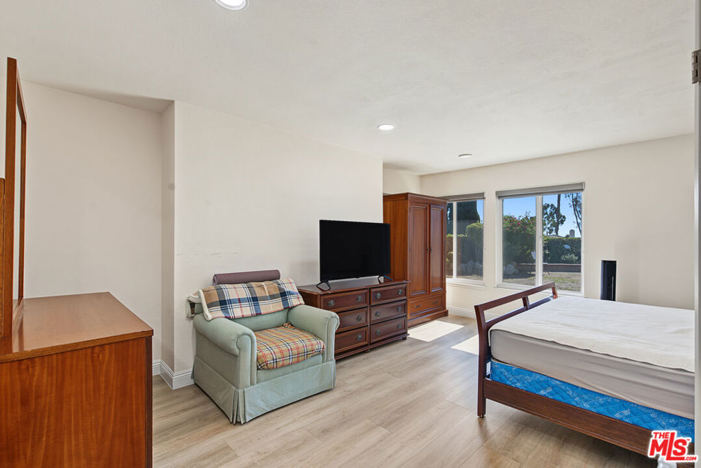 2044 Foothill Drive, Fullerton CA 92833 - photo 28