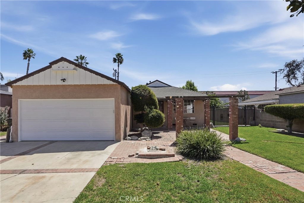 Front View - 206 E Rosslynn, Fullerton CA 92832 - photo 1