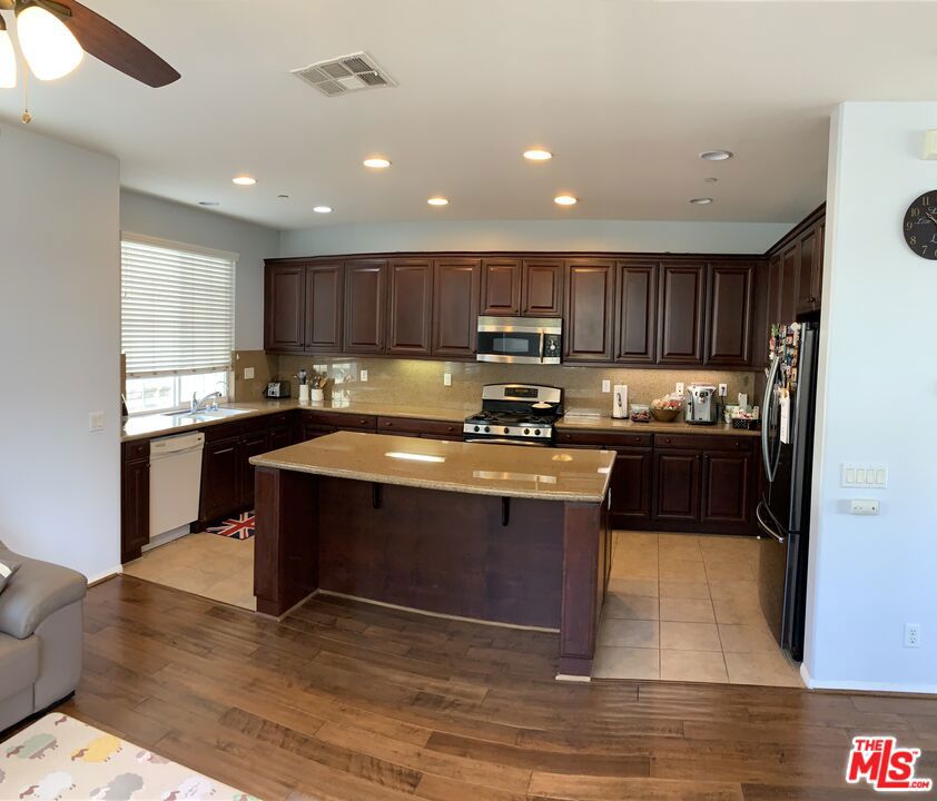 2118 Arnold Way, Fullerton CA 92833 - photo 6