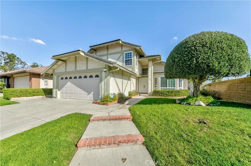 2200 Heritage, Fullerton, CA 92833
