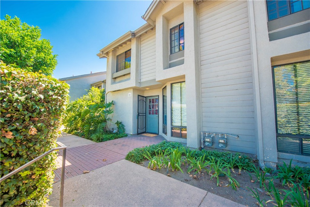 2220 E Chapman Avenue 11, Fullerton CA 92831 - photo 1