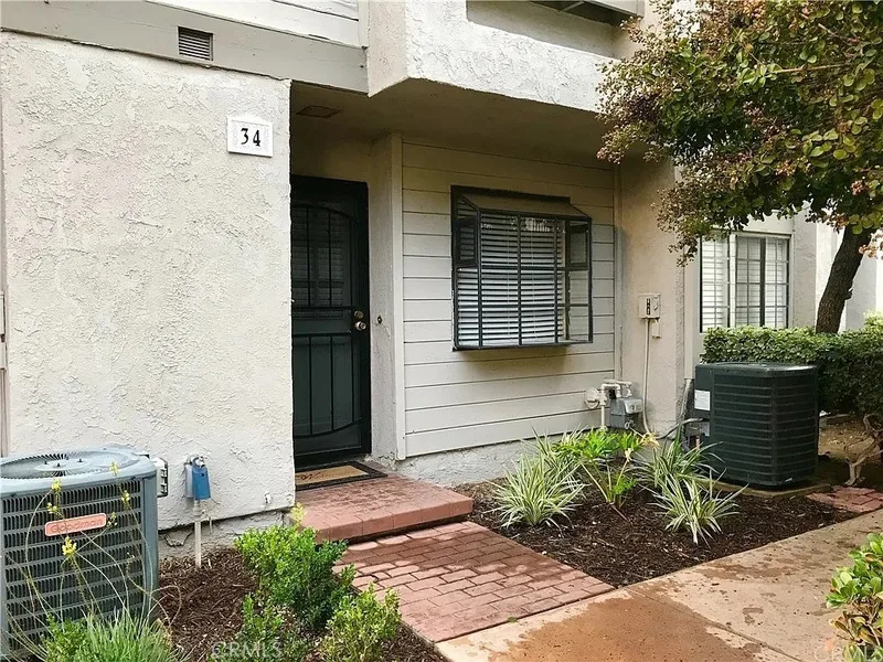 2220 E Chapman Avenue 34, Fullerton, CA 92831