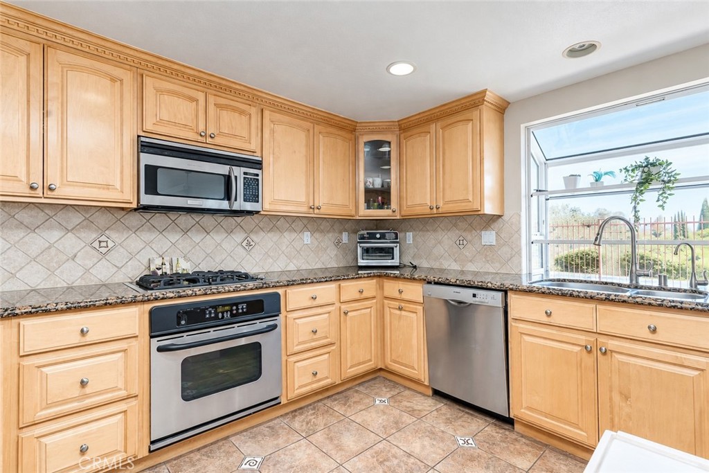 kitchen - 2245 Pickwick, Fullerton CA 92833 - photo 13