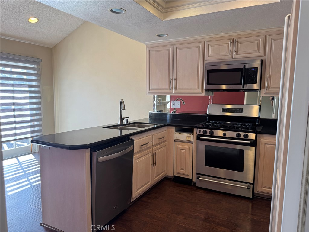 2310 Applewood, Fullerton CA 92833 - photo 7