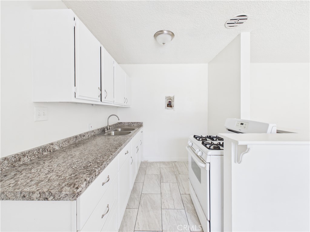 2312 Commonwealth, Fullerton CA 92831 - photo 15