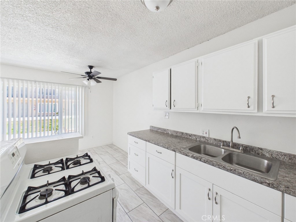 2312 Commonwealth, Fullerton CA 92831 - photo 19
