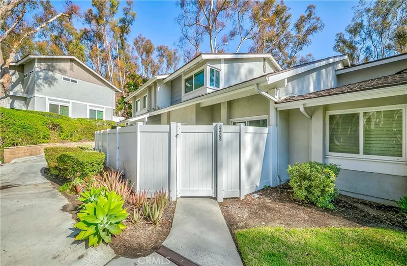 2423 Coventry Cir, Fullerton, CA 92833