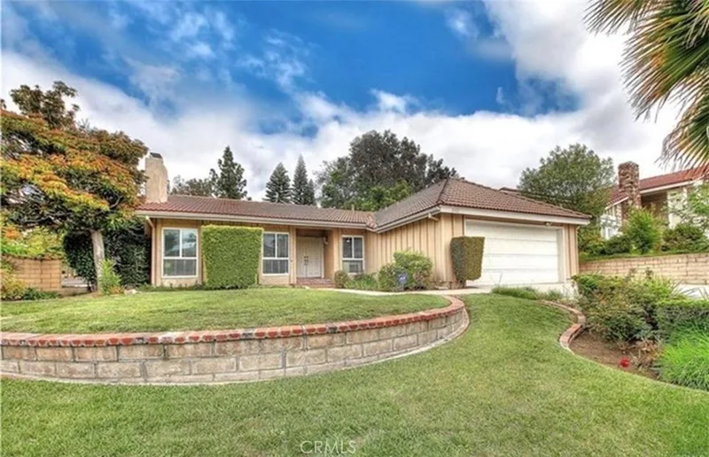 2543 Farview, Fullerton, CA 92833