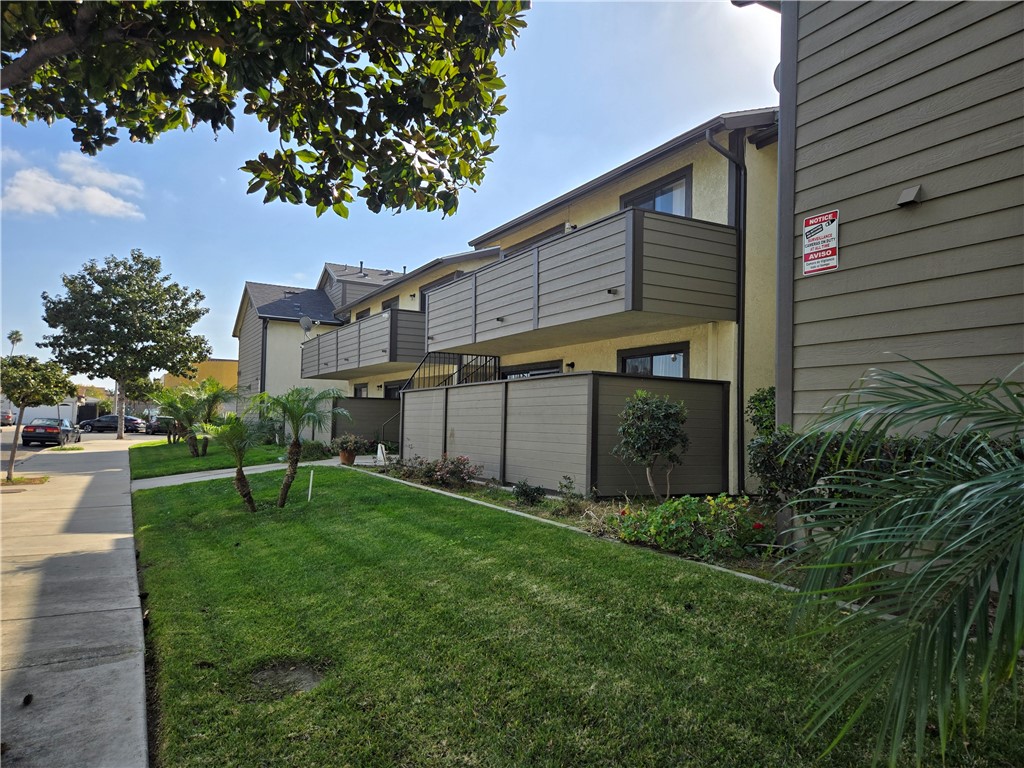 2624 W Porter Avenue 201, Fullerton CA 92833 - photo 1