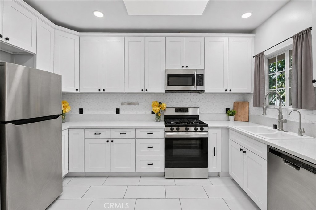 2700 W Olive Avenue, Fullerton CA 92833 - photo 8