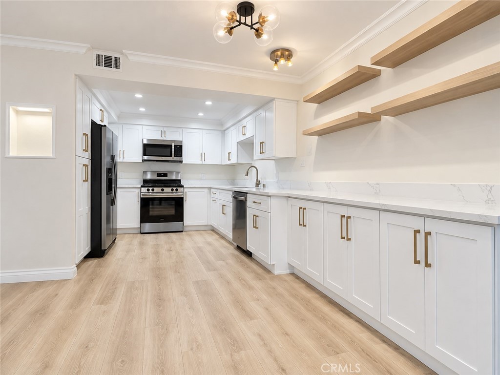 Kitchen - 2704 Via Colina 09, Fullerton CA 92835 - photo 2