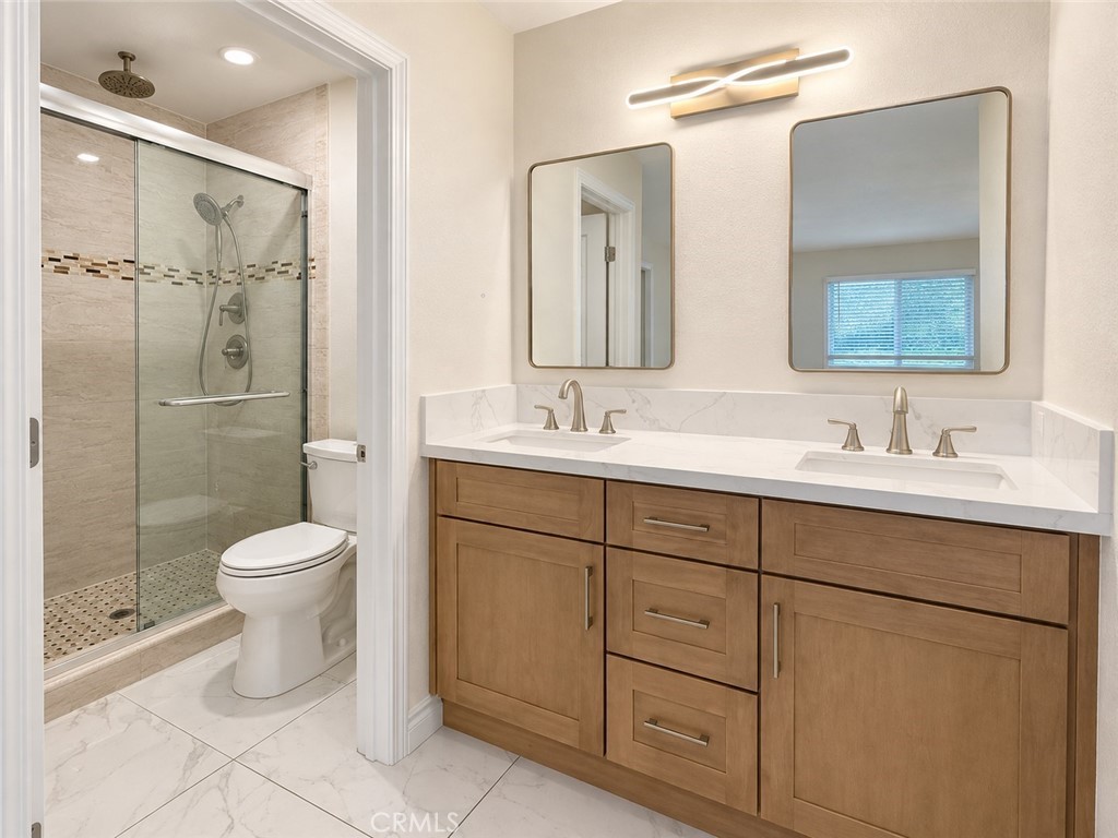 Master bathroom - 2704 Via Colina 09, Fullerton CA 92835 - photo 11