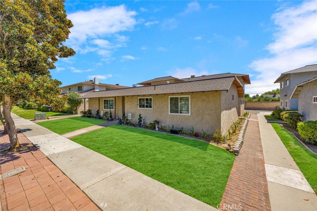 2808 Santiago Road, Fullerton CA 92835 - photo 1
