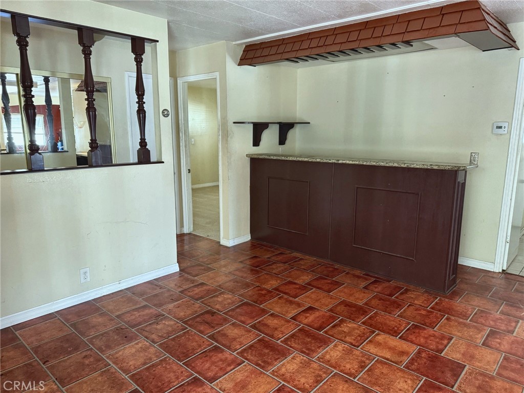 Built-in bar and entertaining area - 2851 Rolling Hills 187, Fullerton CA 92835 - photo 12