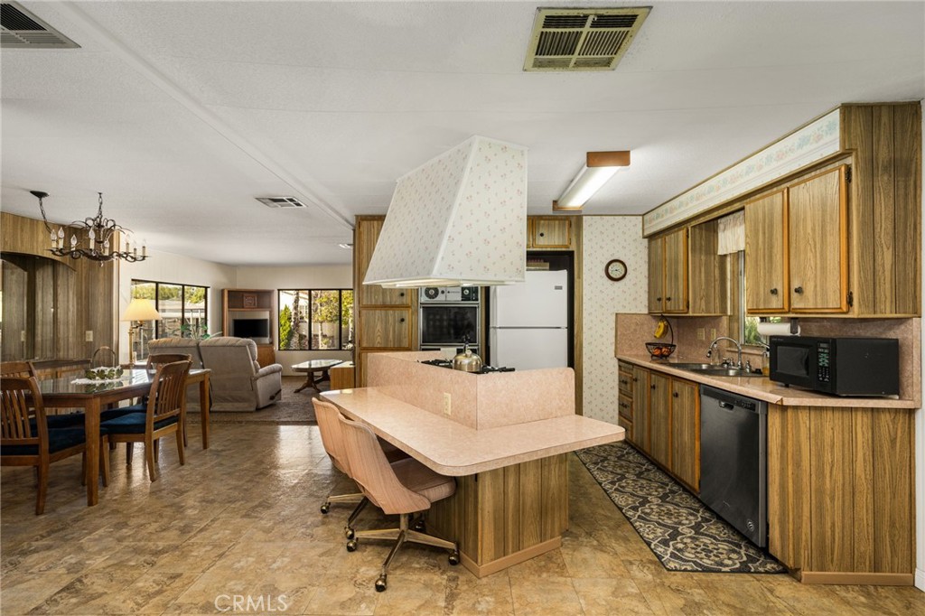 2851 Rolling Hills Drive 158, Fullerton CA 92835 - photo 25