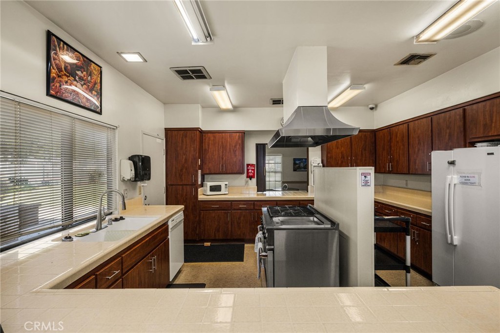 2851 Rolling Hills Drive 158, Fullerton CA 92835 - photo 47